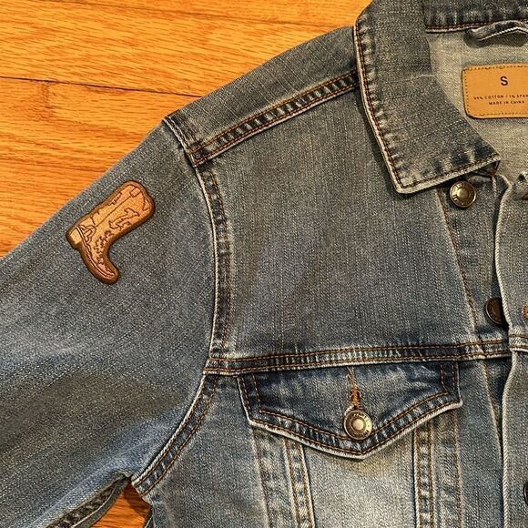 Denim cotton jean jacket western style book & hat appliqué pads size small - Picture 4 of 9